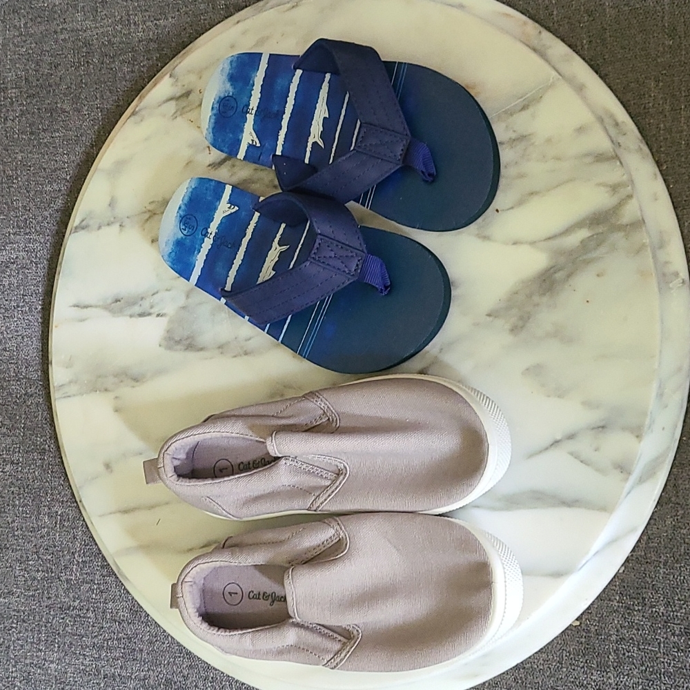 Cat and Jack size 1 kids flip flops and slip on shoes